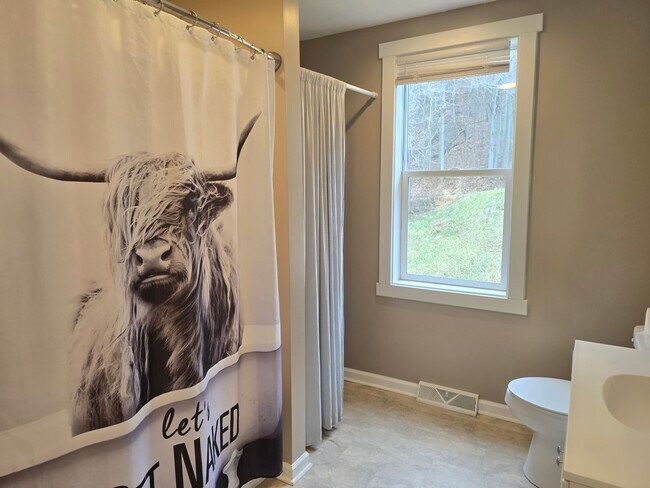 Photo - 633 Bessemer Ave