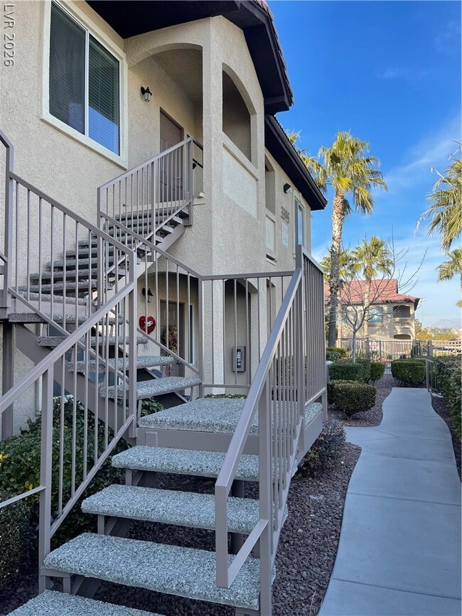 Building Photo - 3395 Cactus Shadow St Unit 201
