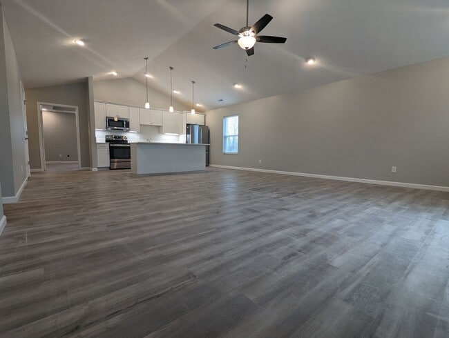 Photo - Hot Deal: Save $2,000 Today! Qualified app...