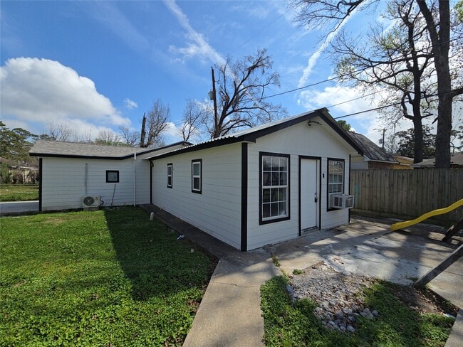 Photo - 9010 Linda Vista Rd