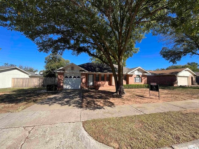 Building Photo - 1308 Montgomery St