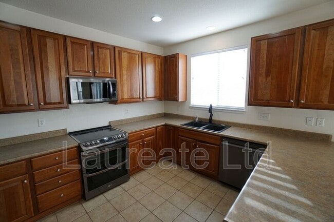 Photo - 10213 Uravan St