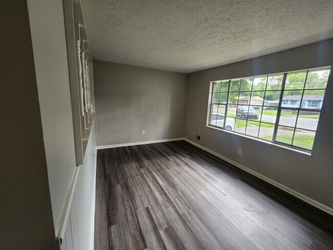 Photo - Updated 3 bedroom 1 bath in Fairdale with ...