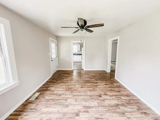 Photo - 3926 Delaware St