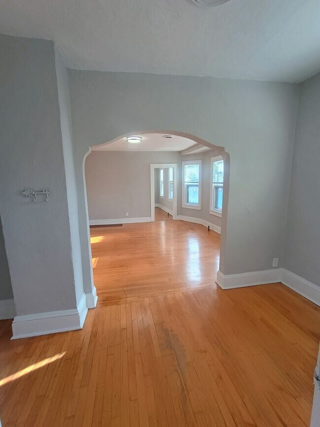 Photo - 1650-52 N. Arlington Unidad B