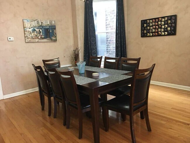 Photo - 1339 N Western Ave Unidad 3