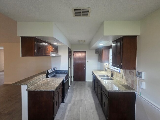 Photo - 11119 Sageburrow Dr