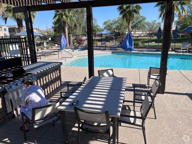 Building Photo - COMING SOON! TOWN HOME WITH COMMUNITY POOL...