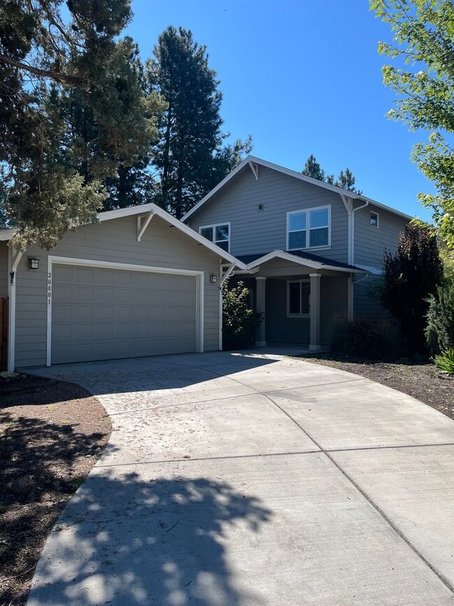 Building Photo - Cul De Sac Living with Huge Yard Rental