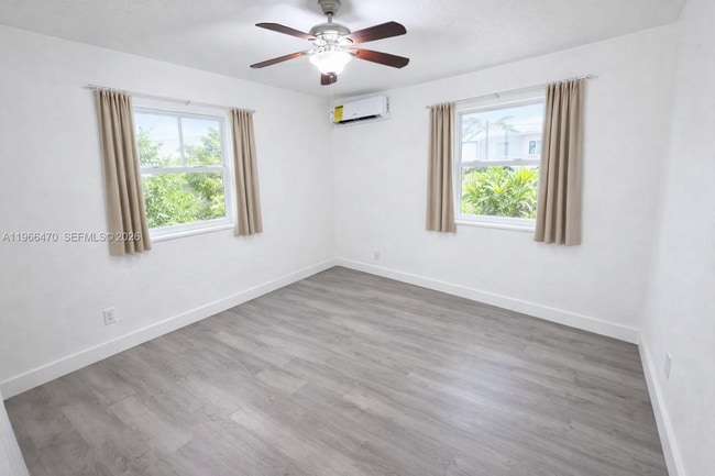 Photo - 3450 SW 7th St