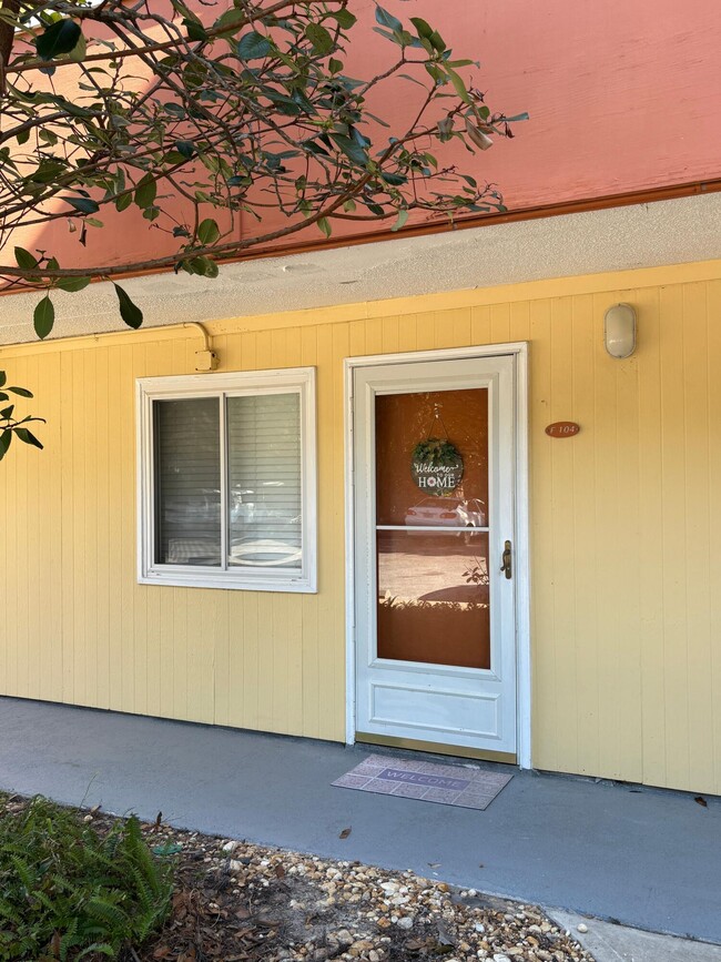 Photo - 209 W Miracle Strip Pkwy Unidad APT F104