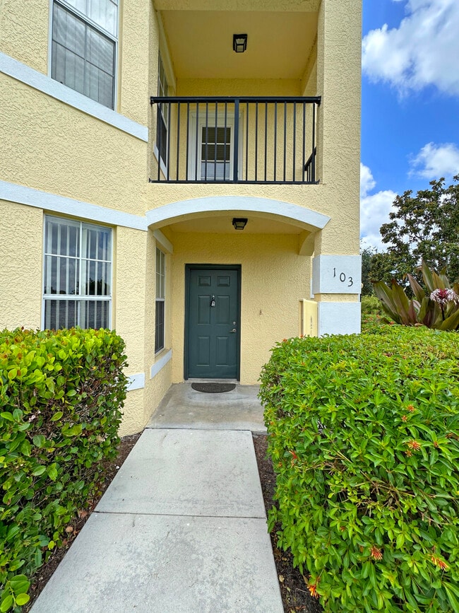 Building Photo - 124 SW Peacock Blvd Unit 13-103 Rental