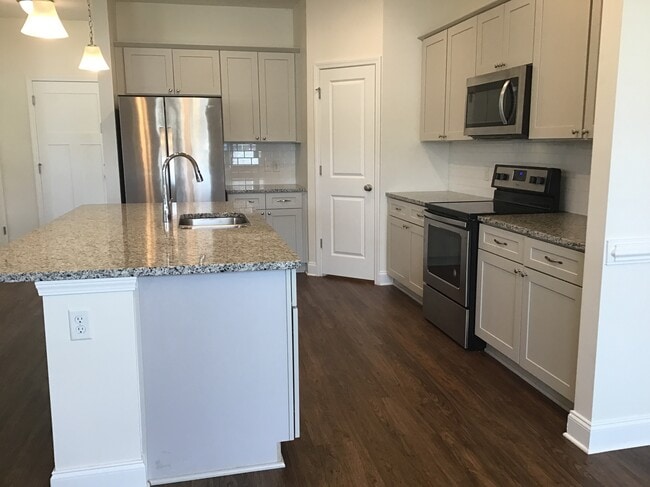 Photo - 243 Dogwood Cir