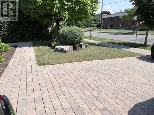 Photo - 36 Strathburn Blvd