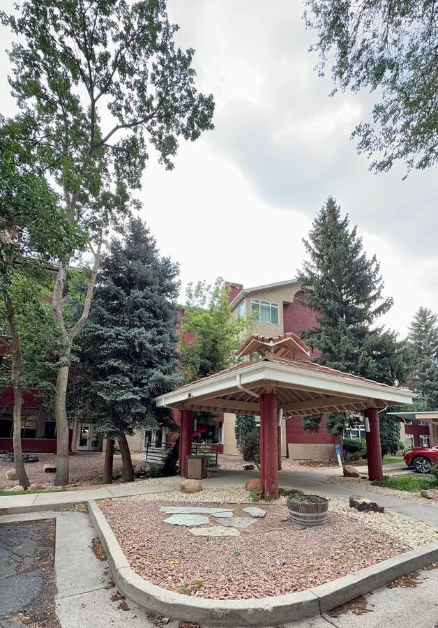 Building Photo - 175 W Cheyenne Rd
