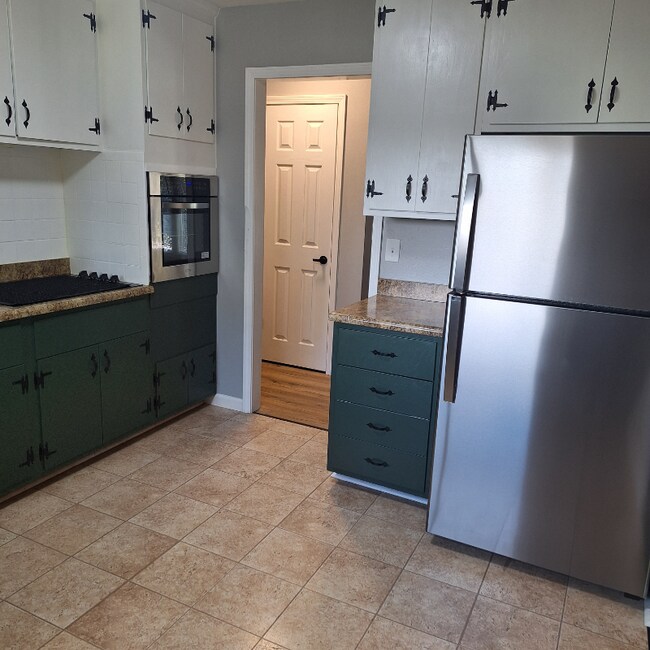 Photo - 213 Whitehall Dr