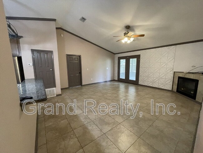 Photo - 5022 Patterson Ln