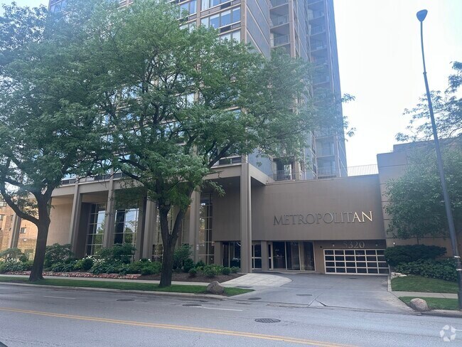 Building Photo - 5320 N Sheridan Rd Unit 2307 Rental