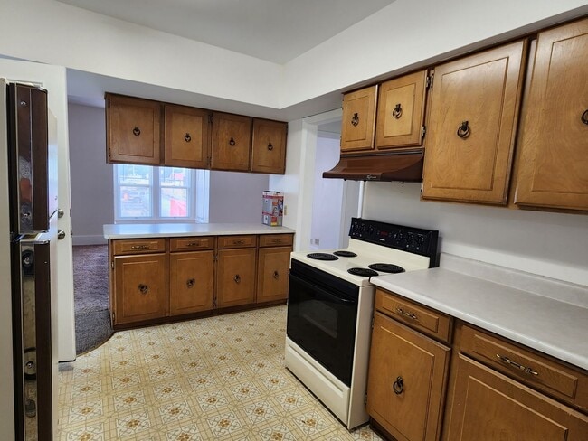 Photo - 14 S 3rd St E Unit 14 1/2 S. 3rd Street E.