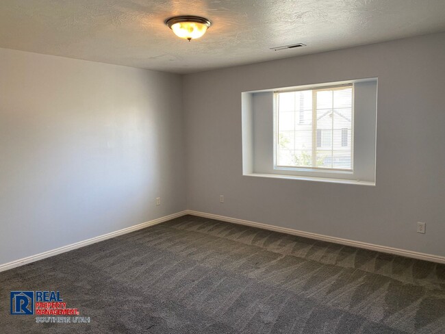 Photo - 1735 W 540 N