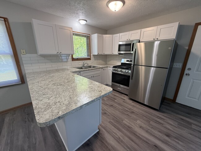Photo - 4933 Cannonsburg Rd NE