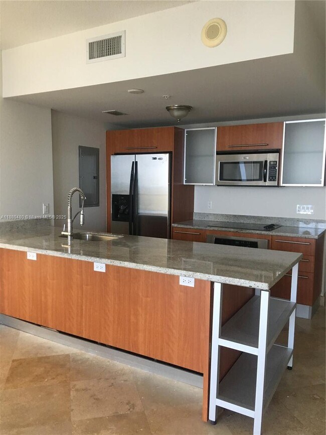 Photo - 185 SW 7th St Unit 3902