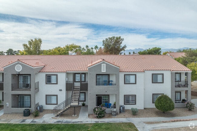 Community - Sedona at Lone Mountain Apartments