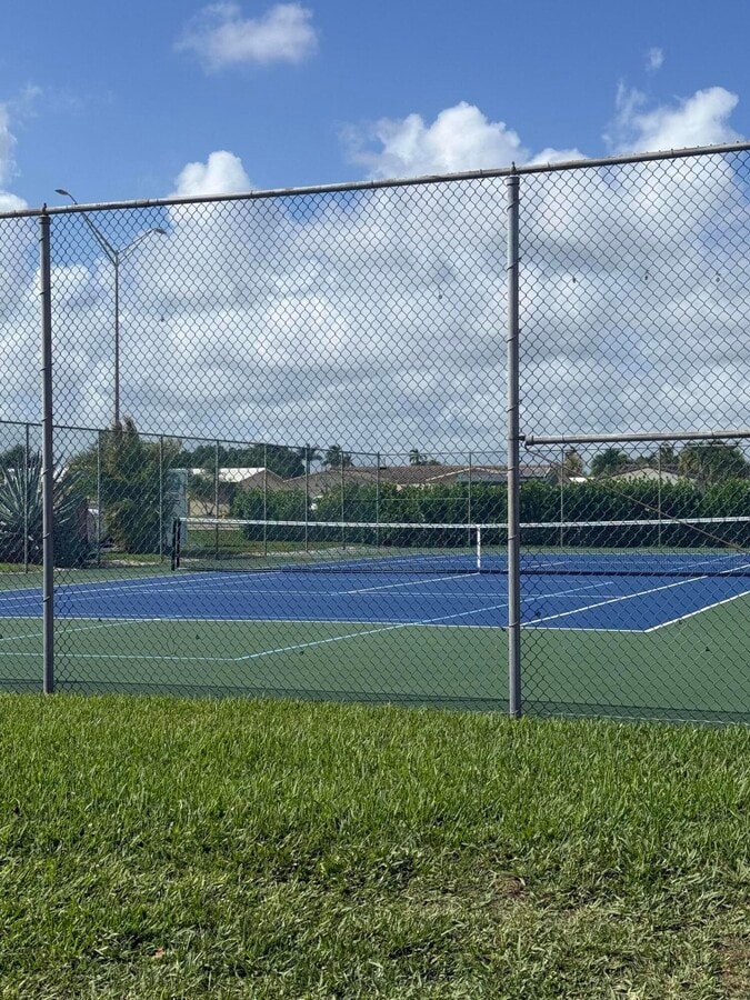 Photo - 6670 Royal Palm Blvd Unidad 205k