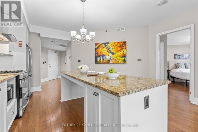 Photo - 808 Bronson Ave Unit 312
