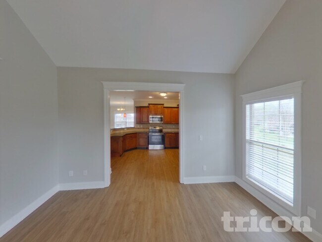 Photo - 1306 Crescent Ridge Drive