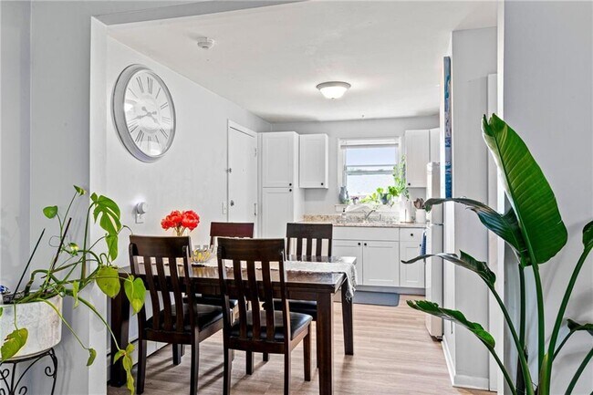 Photo - 70 Carroll Ave Unidad 303