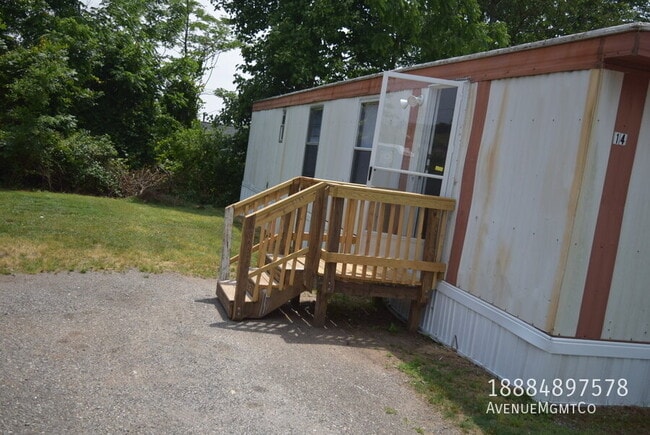 Photo - 715 23rd St NW