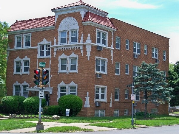 Photo - 312 N Noyes Blvd Apartments