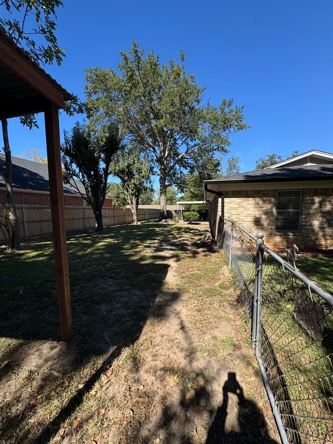 Photo - 8101 Karen Dr