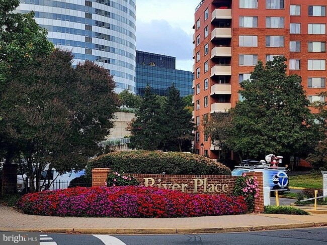 Photo - 1121 Arlington Blvd Unidad 928