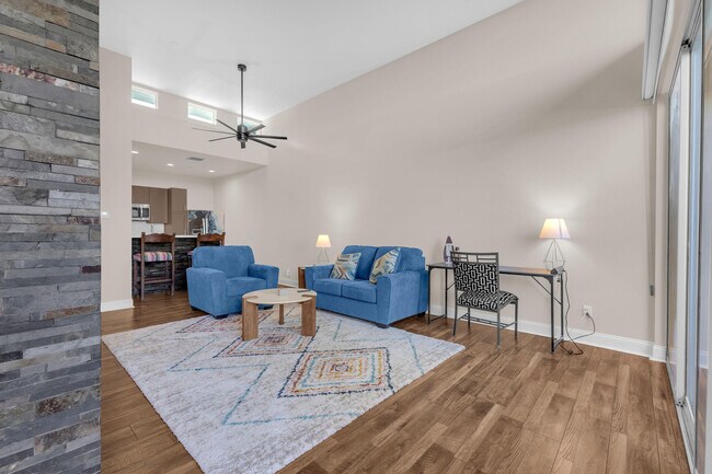 Photo - 3657 Quiet Side St