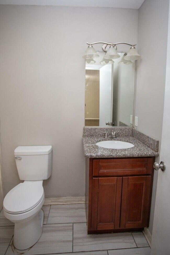 Photo - 111 Limoges St