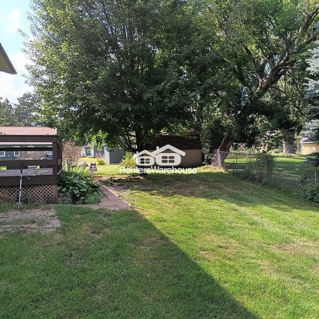 Photo - 901 3rd St S