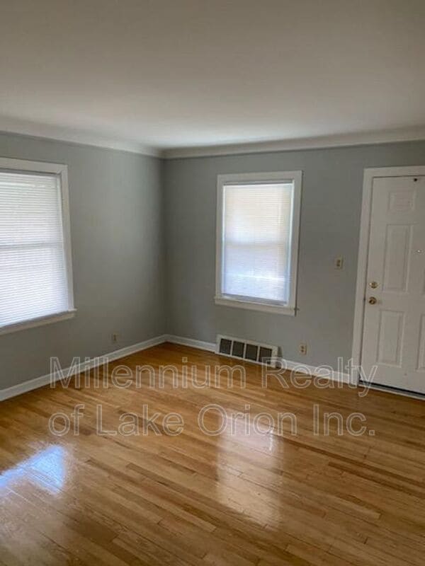 Photo - 1522 Longfellow Ave