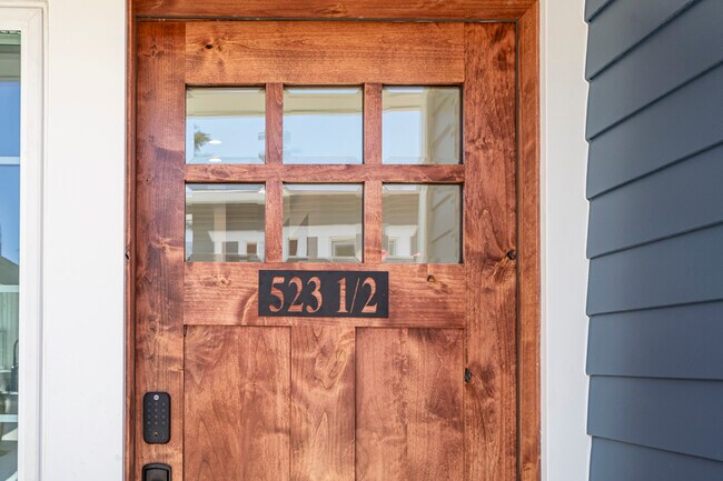 523-1/2 Mission St