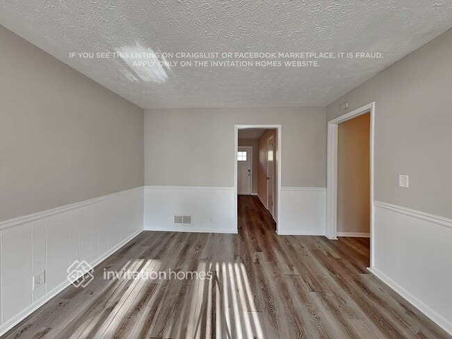 Photo - 1948 Englewood Way SW