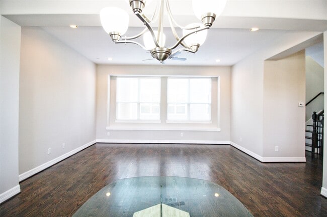 Photo - 709 Link Rd