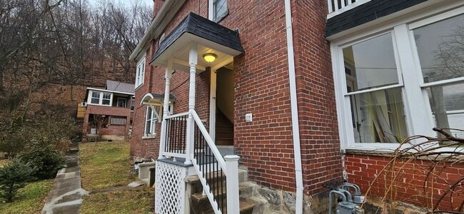 Building Photo - 438 Goethe St Unit 438 Goethe St #2