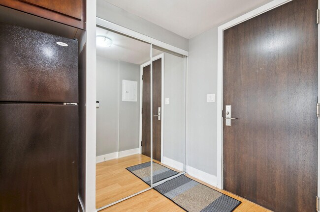 Photo - 20 Blue Jays Way Unit FL1-ID1030990P