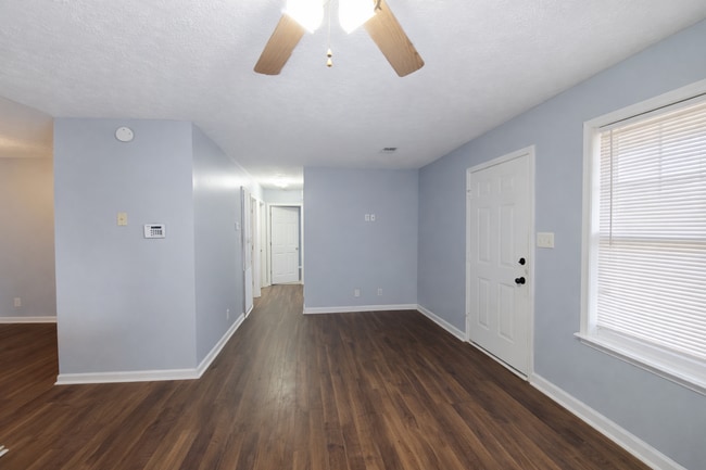 Photo - $1250 - 3 Bedroom 1 Bath Home offering Sunroom!