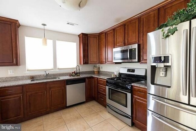 Photo - 2156 Lorraine Ave