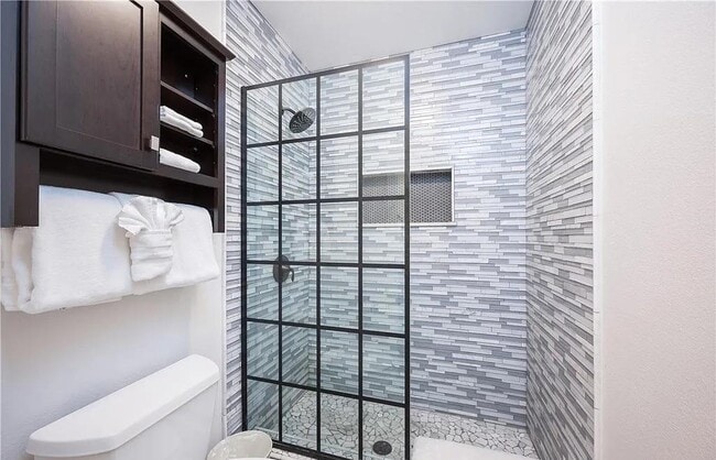 Photo - 444 Pier Ave