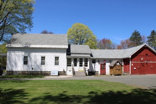 Photo - 40 Conway St