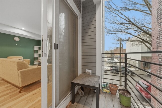 Photo - 186 Paris St Unit 1