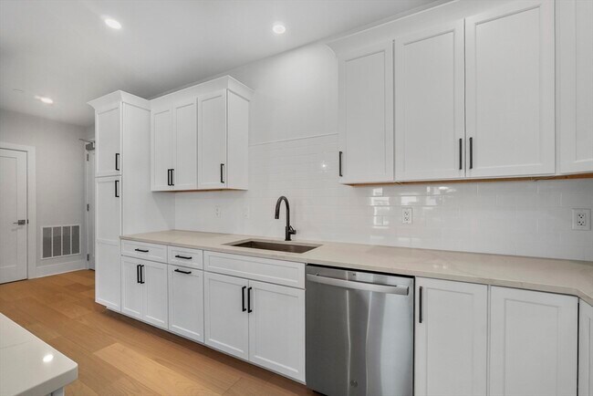 Photo - 62 Foundry St Unit 406